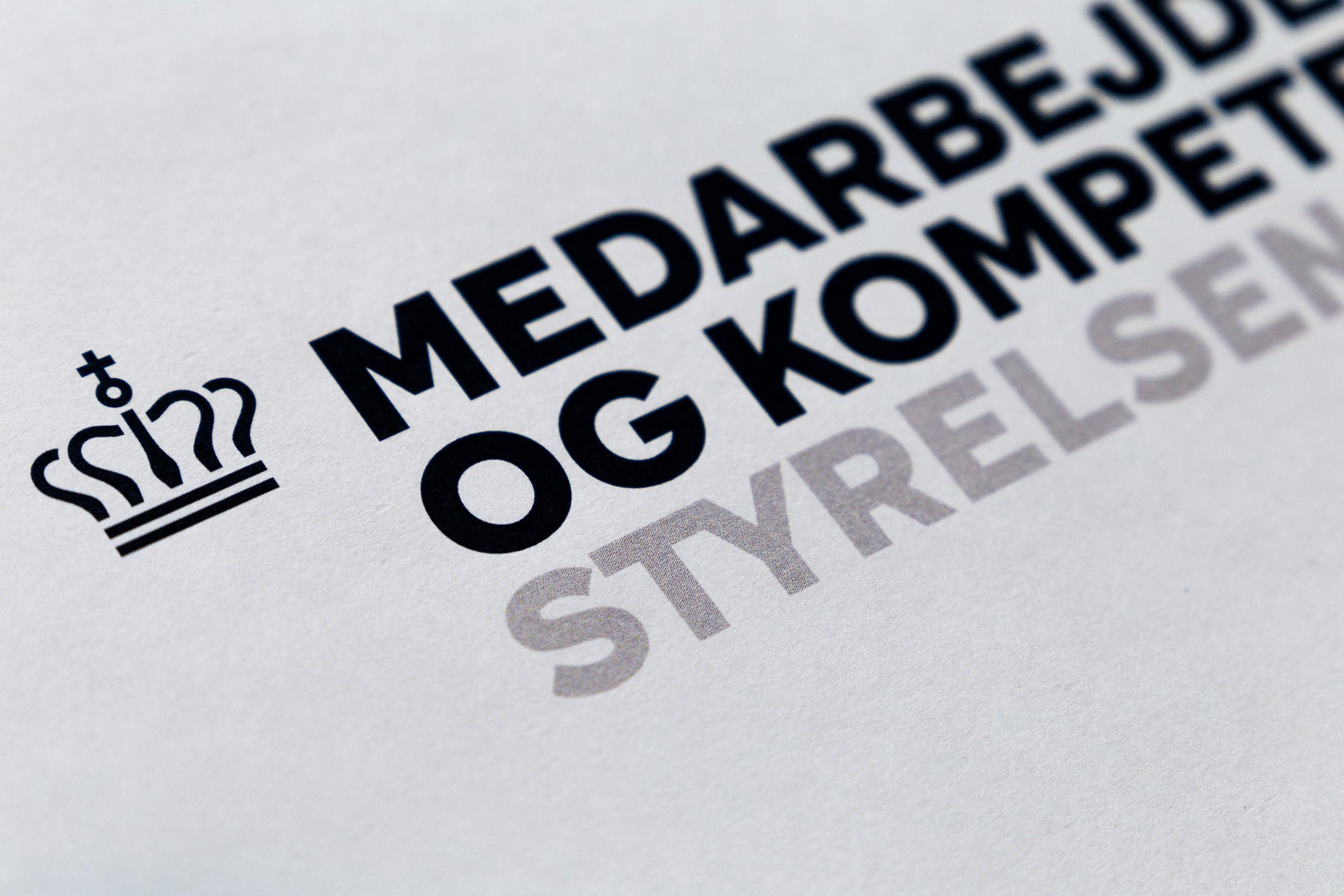 Logo for Medarbejder- og Kompetencestyrelsen